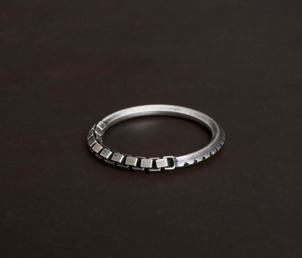 ring symbol box chain